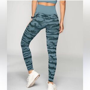 Leonisa leggings
